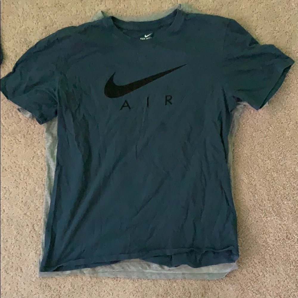 Nike t-shirt size M barely worn - Picture 2 of 3